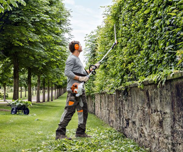 STIHL HL 92 C-E Petrol Long-reach Hedge Trimmer 3 STIHL HL 92 C-E Petrol Long-reach Hedge Trimmer