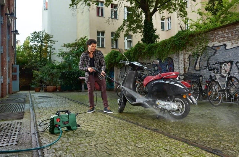 Bosch Easy Aquatak 100 Pressure Washer 4 Bosch EasyAquatak 110