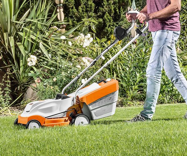 STIHL RMA 235 Cordless Lawn Mower - 33cm AK System 3 STIHL RMA 235 Cordless Lawn Mower