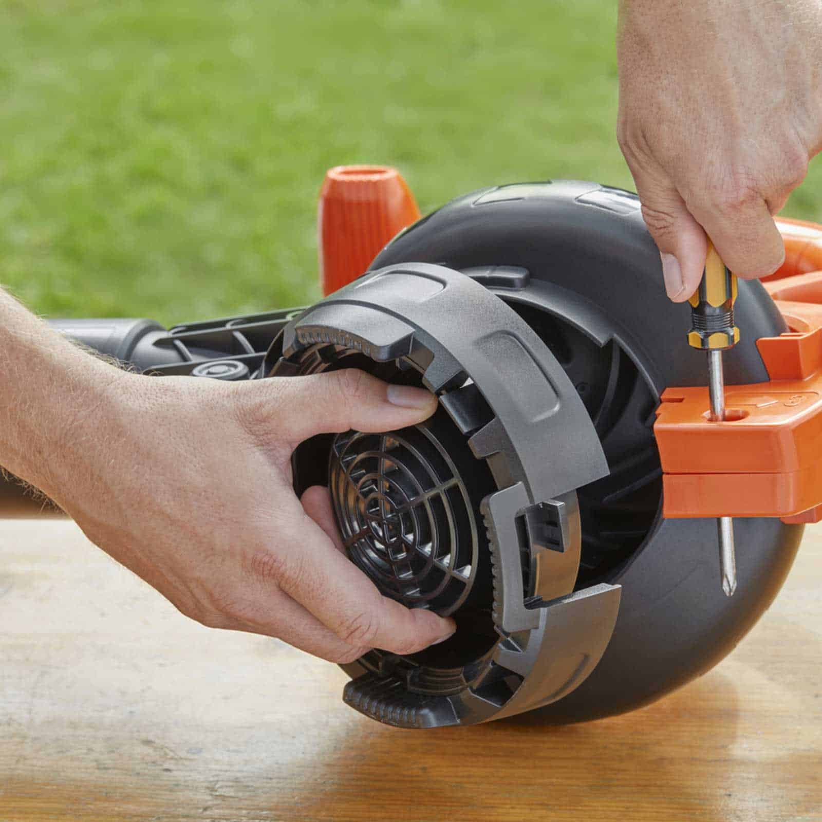 Black and Decker BEBLV260 Electric Leaf Blower & Vacuum 7 Black and Decker BEBLV260 Electric Leaf Blower & Vacuum - Image 7