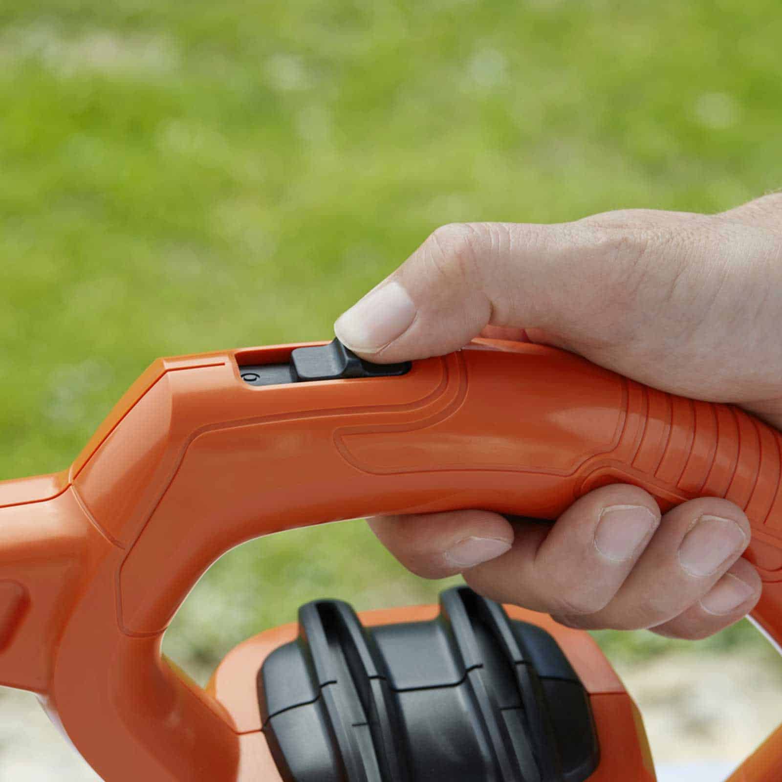 Black and Decker BEBLV260 Electric Leaf Blower & Vacuum 9 Black and Decker BEBLV260 Electric Leaf Blower & Vacuum - Image 9