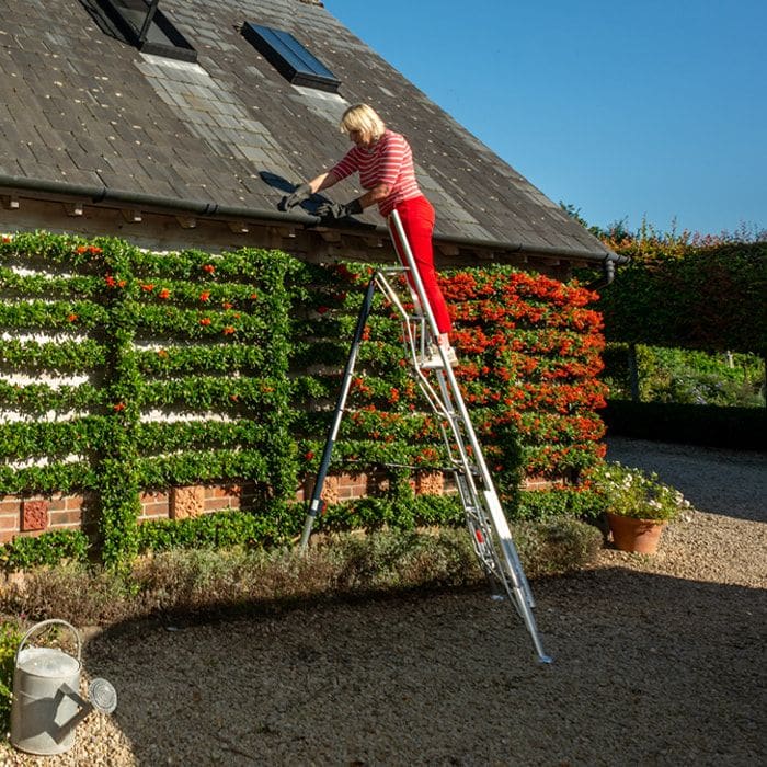 Henchman Tripod Ladder 3 Adjustable Legs 8ft (2.4m) - HMT240.3 1 Henchman Tripod Ladder 3 Adjustable Legs 8ft (2.4m) - HMT240.3