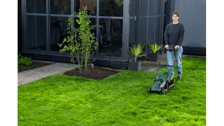 Bosch Rotak 18V-34 Cordless Lawn Mower (1x4.0Ah) 3 Bosch Rotak 18V-34 Cordless Lawn Mower